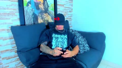 Sebastian online show from 01/01/25, 06:37