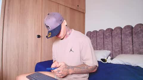 Sebastian online show from 11/12/25, 08:15