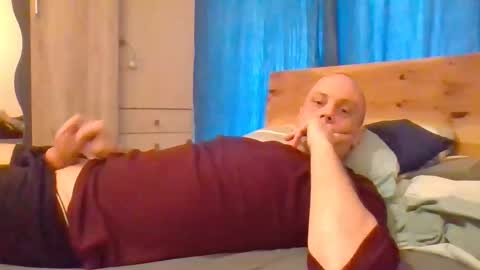 markus_7 online show from 10/19/25, 02:29