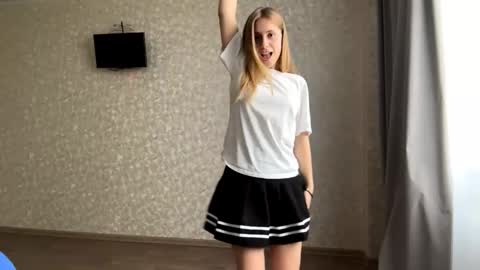 Olivia online show from 09/09/25, 02:16