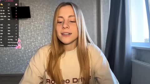 Olivia online show from 10/06/25, 02:03