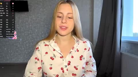 Olivia online show from 10/21/25, 01:34