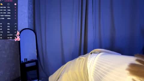 Olivia online show from 12/04/25, 01:53