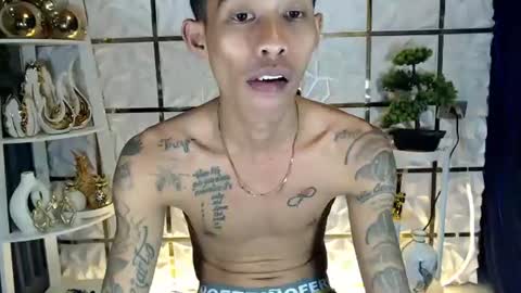 marlmoreno10 online show from 12/21/25, 02:57