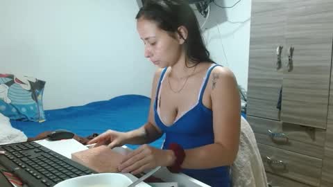 marly_hottest online show from 12/17/25, 02:56