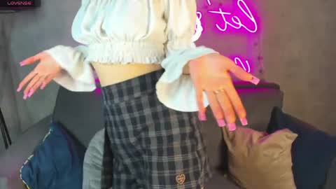 Emmaa online show from 05/28/26, 01:36