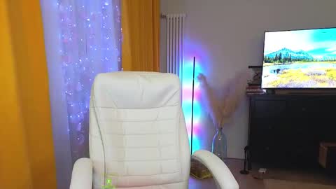 Alena online show from 02/25/25, 10:50