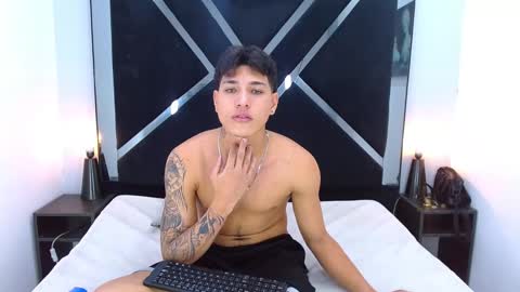 Snapshot of marquino_ chatting on 12/22/25, 07:11 Marquinoo online show from 12/22/25, 07:11