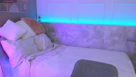 Snapshot of marquise_villaret chatting on 02/15/26, 06:32 marquise_villaret online show from 02/15/26, 06:32