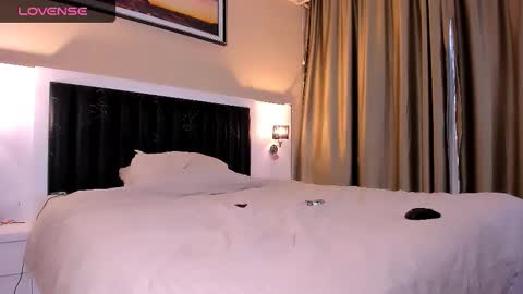 Snapshot of marrena_a chatting on 02/11/26, 09:14 -- Mari -- online show from 02/11/26, 09:14