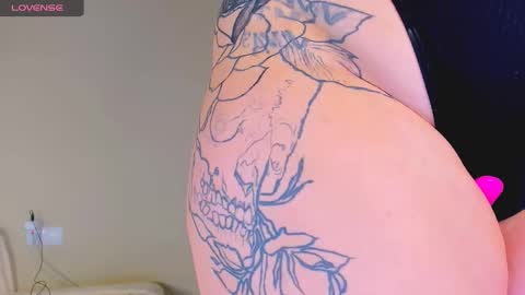 Mari online show from 10/05/25, 04:22