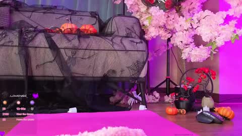 Mary online show from 10/28/25, 07:49