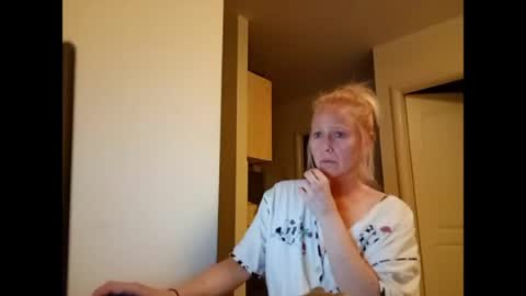Snapshot of marrygorund chatting on 07/09/26, 10:36 MaryGoRound online show from 07/09/26, 10:36