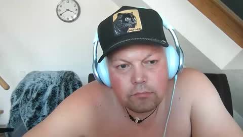 mars0481 online show from 05/28/26, 01:41