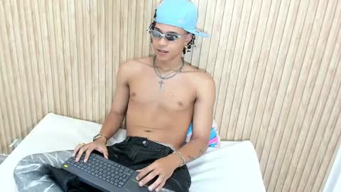 MARSHALL online show from 10/01/25, 01:50