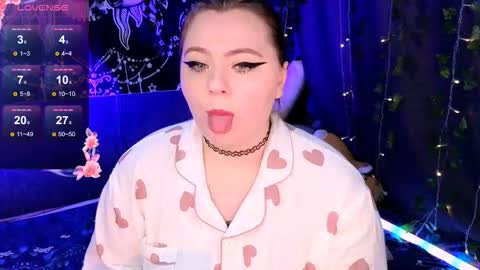 Snapshot of marshmallowbeauty_ chatting on 11/15/25, 06:15 marshmallowbeauty_ online show from 11/15/25, 06:15