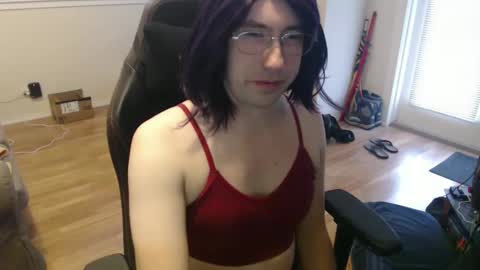 Snapshot of marshyguye chatting on 12/10/24, 05:44 Marnie online show from 12/10/24, 05:44