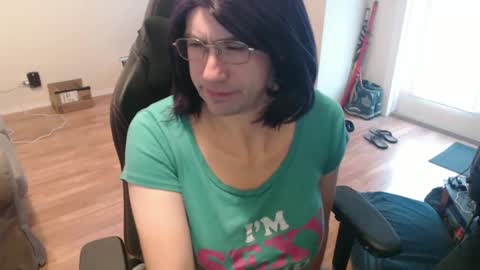 Snapshot of marshyguye chatting on 12/10/24, 08:49 Marnie online show from 12/10/24, 08:49