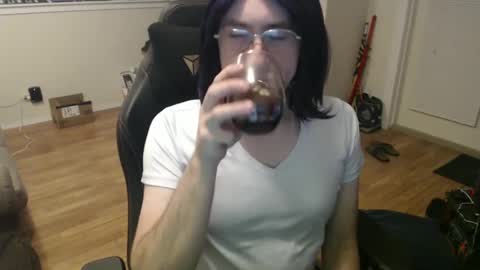 Snapshot of marshyguye chatting on 12/15/24, 07:35 Marnie online show from 12/15/24, 07:35