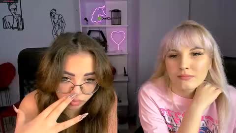 Snapshot of marta_smith1 chatting on 11/07/25, 06:57 Marta online show from 11/07/25, 06:57