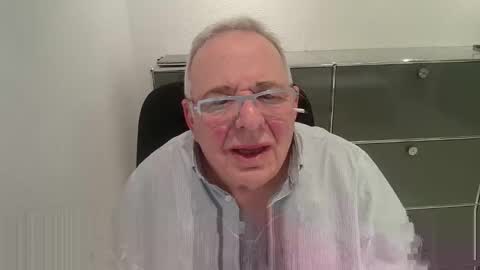 martin_1947 online show from 02/03/26, 09:42