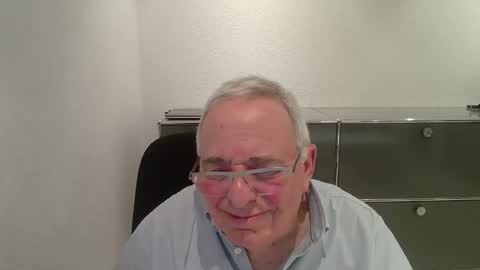 martin_1947 online show from 02/15/26, 08:49