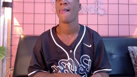 Snapshot of martin_killer chatting on 10/22/25, 01:06 Martin online show from 10/22/25, 01:06