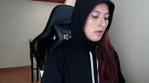 Snapshot of martina_______ chatting on 01/10/25, 10:04 MARTINA online show from 01/10/25, 10:04