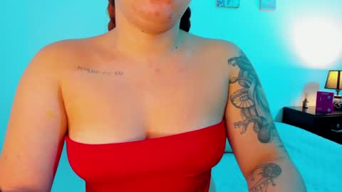 C A R O L I N A  online show from 05/07/26, 11:04