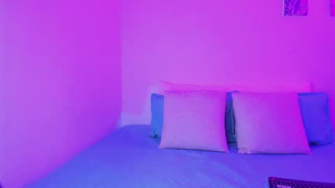 C A R O L I N A  online show from 05/11/26, 10:54