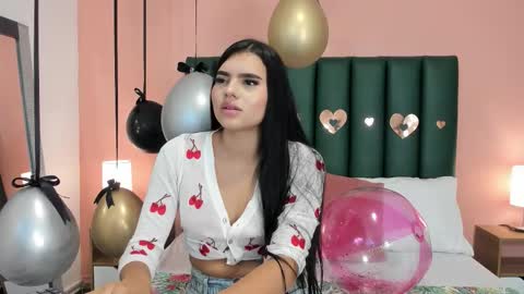 Martina Divine online show from 11/17/25, 11:27