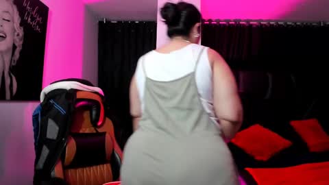 Snapshot of martina_foxy_ chatting on 02/10/25, 11:34 MARTINA online show from 02/10/25, 11:34