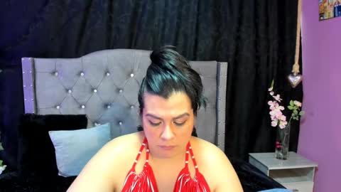 Snapshot of martina_foxy_ chatting on 02/23/25, 03:29 MARTINA online show from 02/23/25, 03:29