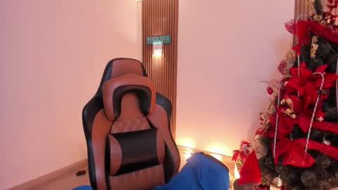   MARTINA   online show from 12/20/25, 12:45