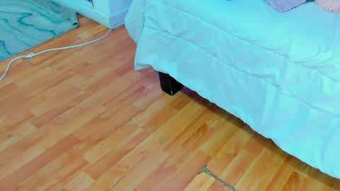 martina mIIler online show from 07/17/26, 12:01
