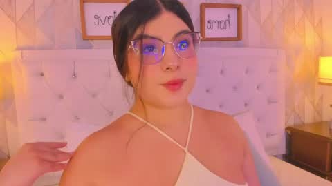 Martina online show from 05/08/26, 11:48