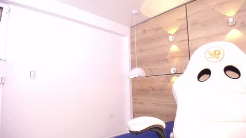 martina touss  online show from 02/02/25, 05:59