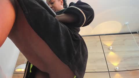 martina touss  online show from 02/05/25, 04:06