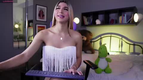 martinaa_rose online show from 06/18/26, 12:09