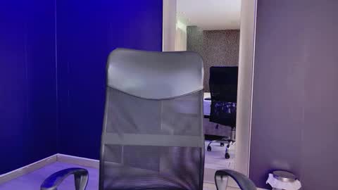 Martina Garcia online show from 12/15/25, 08:02