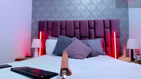 martina rizzi online show from 10/30/25, 04:25