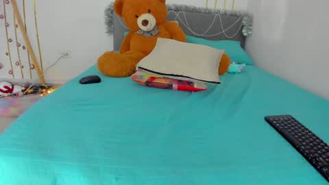 Snapshot of martinarossi chatting on 12/03/24, 11:13 ... ... online show from 12/03/24, 11:13