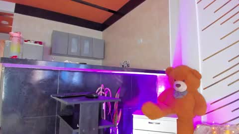 Snapshot of martinarossi chatting on 02/03/25, 06:39 ... ... online show from 02/03/25, 06:39