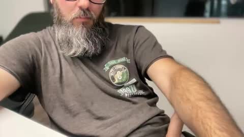 Snapshot of martincito22xl chatting on 12/15/25, 05:17 Martincito online show from 12/15/25, 05:17