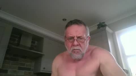 martinrgbxxxx online show from 12/31/24, 09:53
