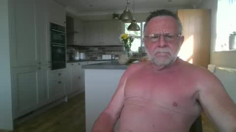 martinrgbxxxx online show from 05/26/26, 08:21
