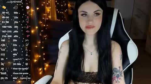 Snapshot of mary___moore chatting on 01/24/25, 01:13 Maria online show from 01/24/25, 01:13