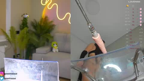 Caroline  qeeentease - ints qeentease - twitter online show from 03/05/25, 09:26