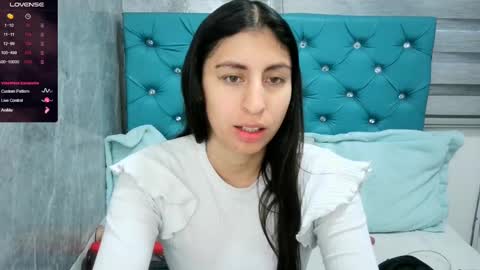 Snapshot of mary_mood_ chatting on 12/18/24, 11:02 Mary Moon online show from 12/18/24, 11:02