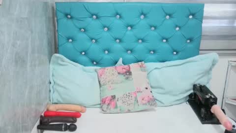 Snapshot of mary_mood_ chatting on 02/01/25, 02:02 Mary Moon online show from 02/01/25, 02:02